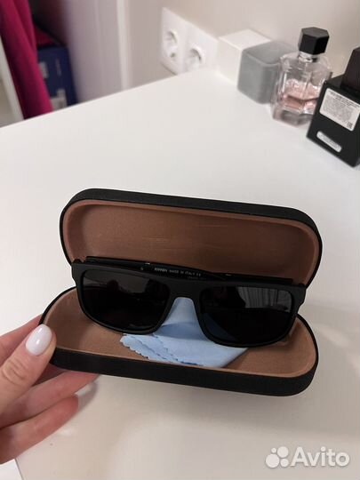 Очки солнцезащитные Ferrari