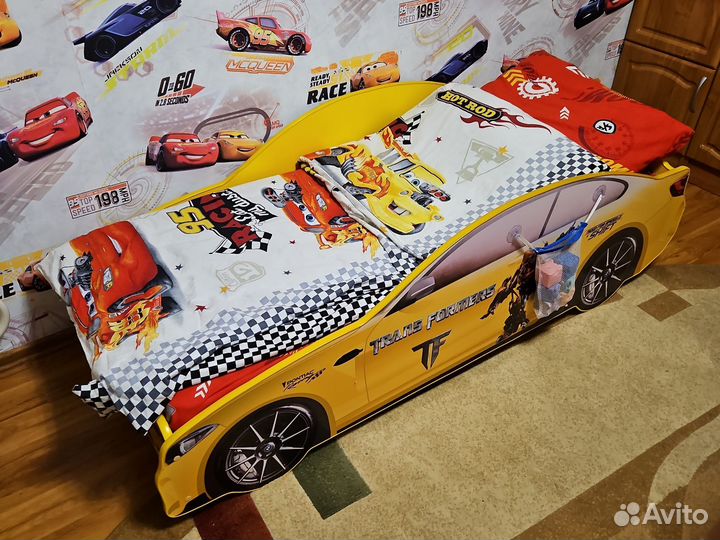 Детская кровать машина с матрасом