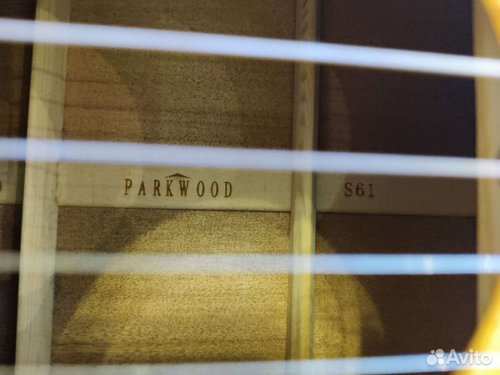 Акустическая гитара из массива Parkwood S61