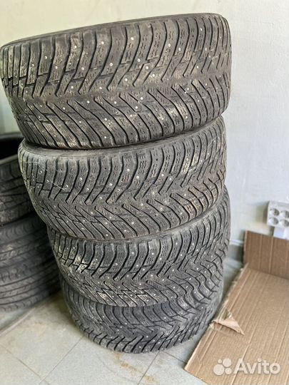 Nokian Tyres Hakkapeliitta 8 255/45 R19 104H