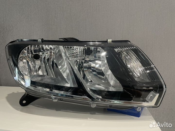 Фара Renault Logan Sandero 2