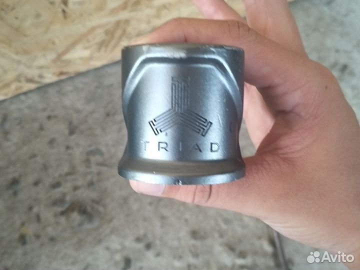 Зажим триад конспираси