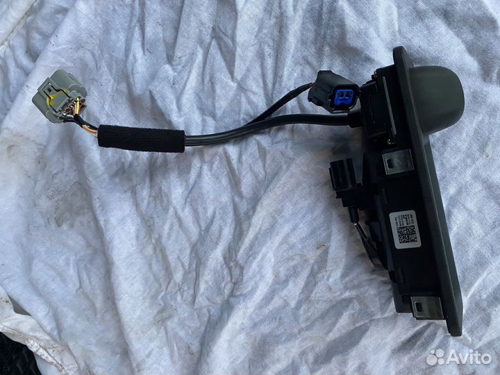 Кнопка открывания крышки багажника Kia Sportage 4