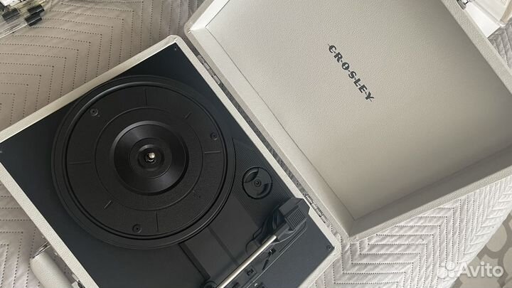 Виниловый проигрыватель crosley