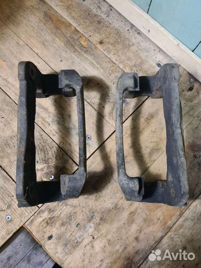 Суппорта Toyota Camry v40