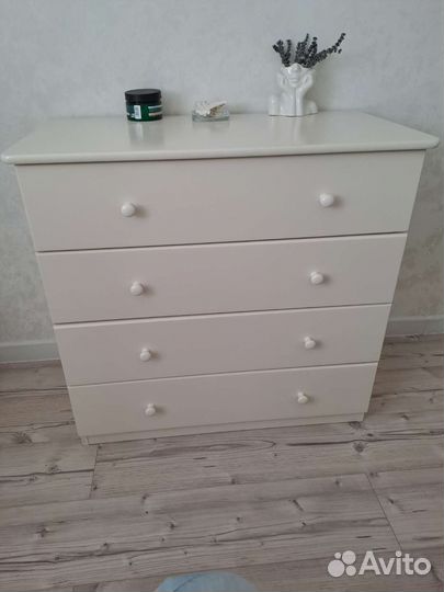 Детская кровать до 3 лет,комод ванильного цвета