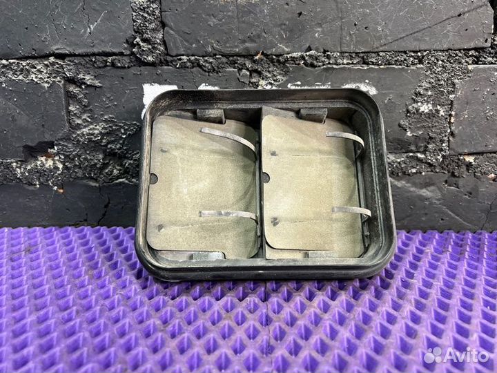 Клапан вентиляции задний правый Nissan X-Trail