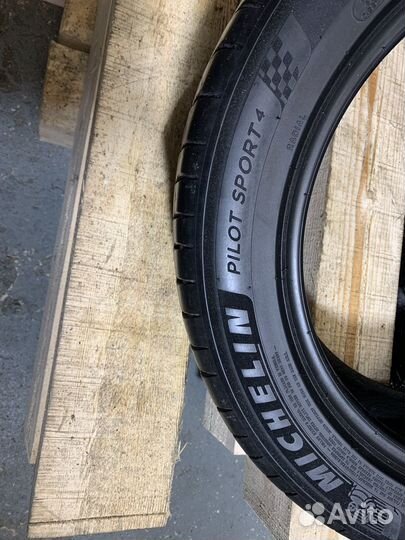 Michelin Pilot Sport 4 215/55 R17 98Y