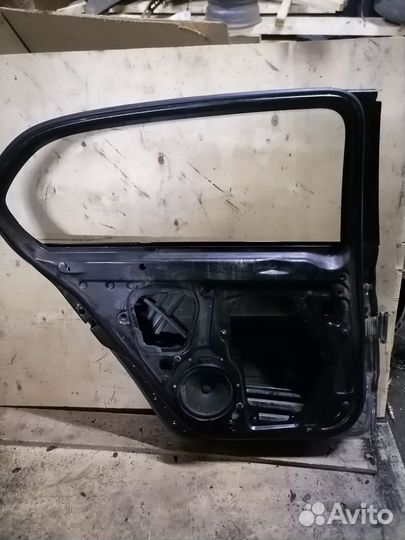 Дверь задняя левая правая Шкода superb