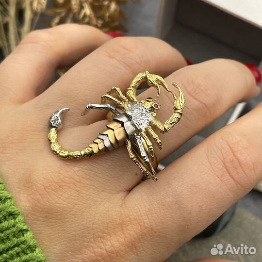 Золотое кольцо скорпион бриллианты рубины 750