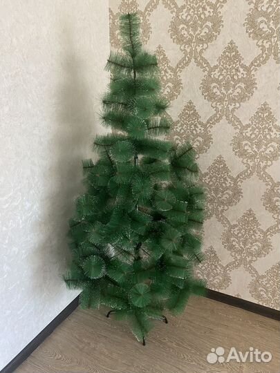 Отдам бесплатно искусственную сосну