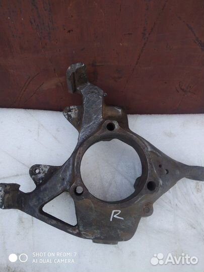 Поворотный кулак правый Jeep Grand Cherokee zj