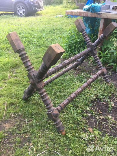 Старинный точеный дубовый стол