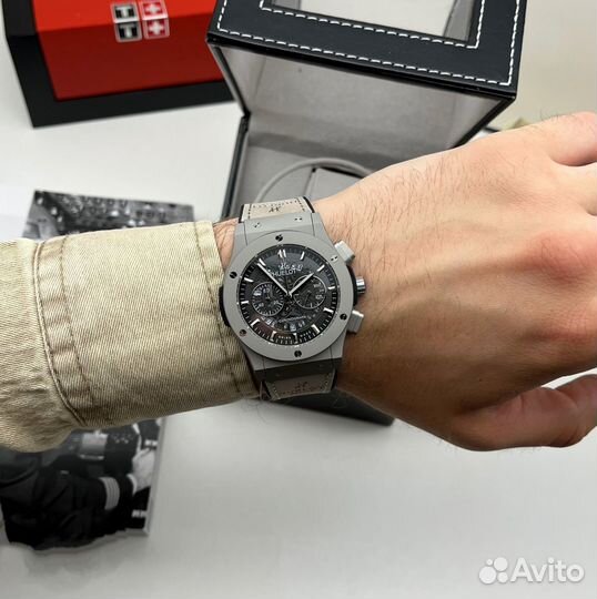 Мужские часы Hublot серые Япония