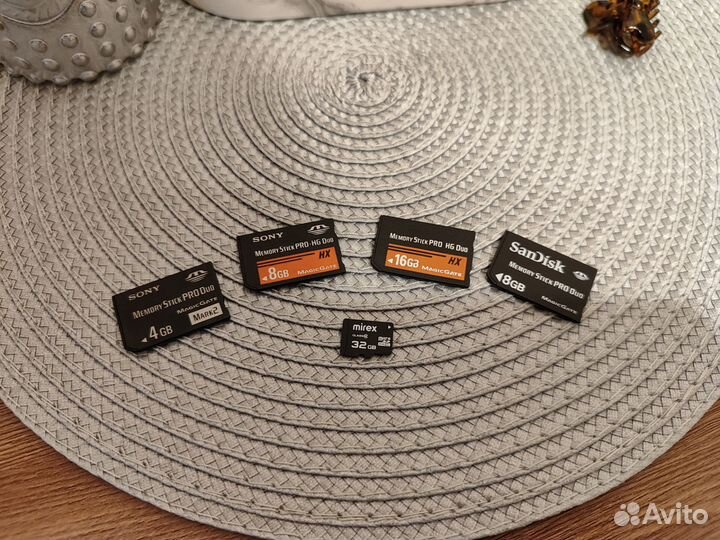 Sony PSP e1008 Street белая и черная