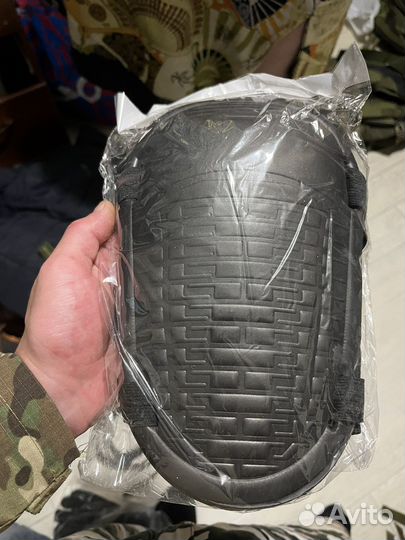 Наколенники