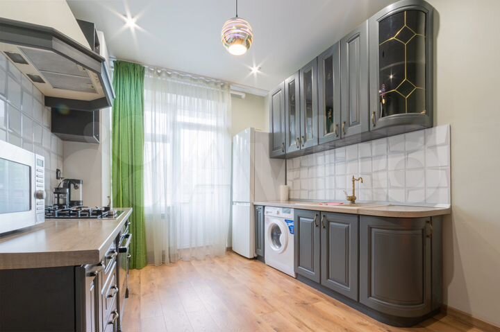 1-к. квартира, 43 м², 2/5 эт.