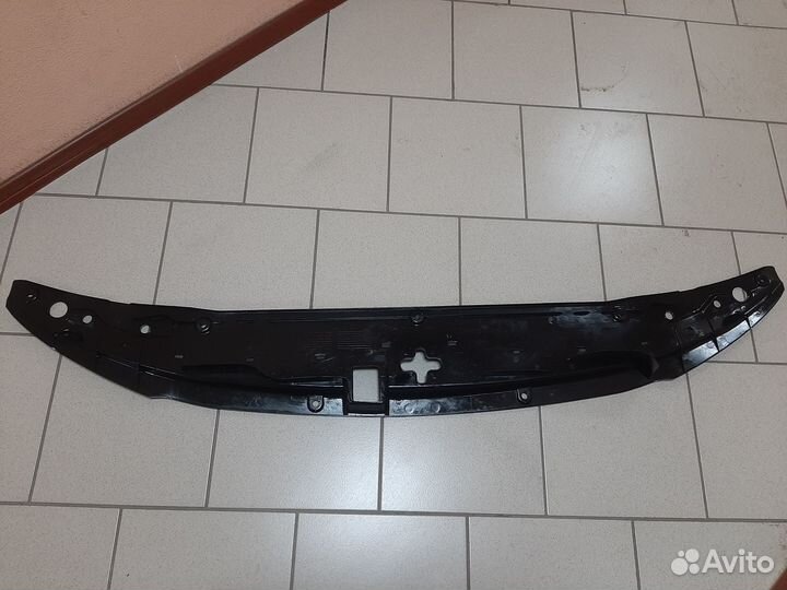 Дефлектор радиатора Land Cruiser 200 2016-21 бензи