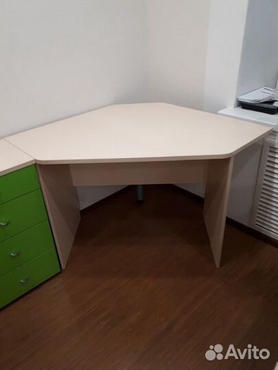 Стол, тумба, полка 