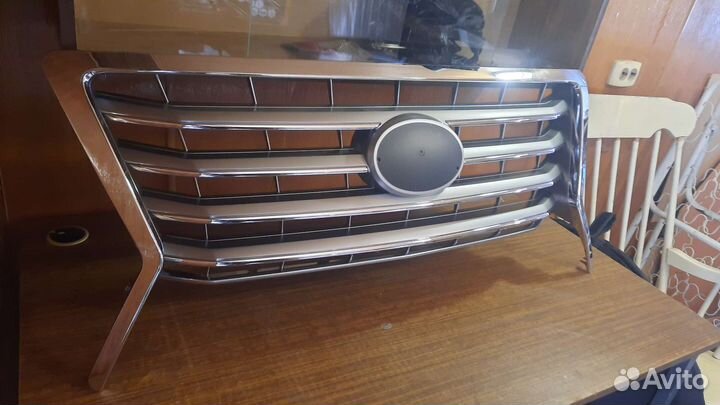 Решетка радиатора lexus LX 570