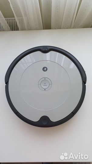 Робот пылесос iRobot Roomba 698