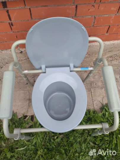 Кресло туалет новое