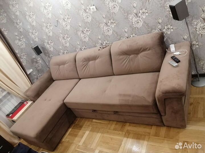 Б/у Диван угловой с атаманкой