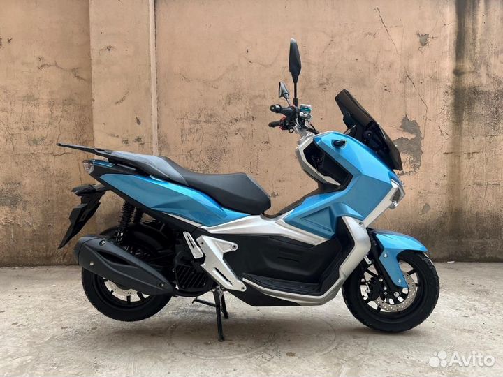 Скутер tracer ADV