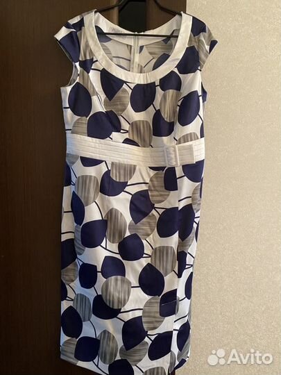 Продаю женское платье, р-р 46
