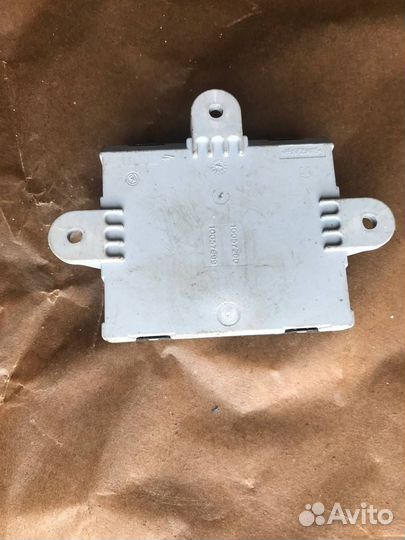 Блок управления дверьми передний левый Land Rover