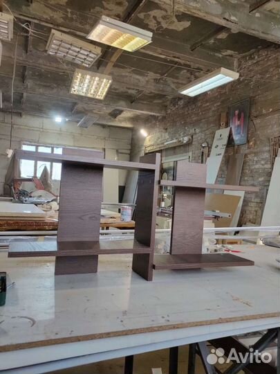 Полка настенная навесная