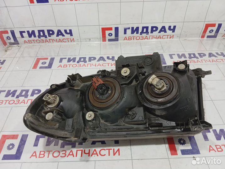 Фара правая Toyota Land Cruiser (J100) 81010-60040