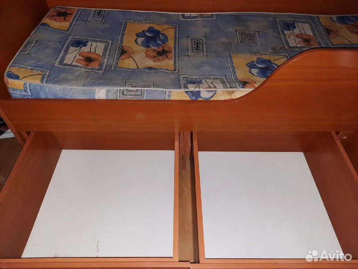 Кровать 2ярусная +матрасы+ шкафы +письм.стол с тум