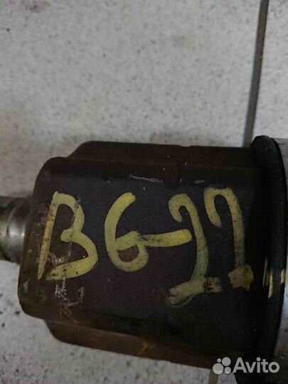 Привод передний левый Volkswagen Passat B6 BZB