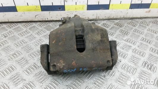 Суппорт тормозной передний правый volkswagen sciro