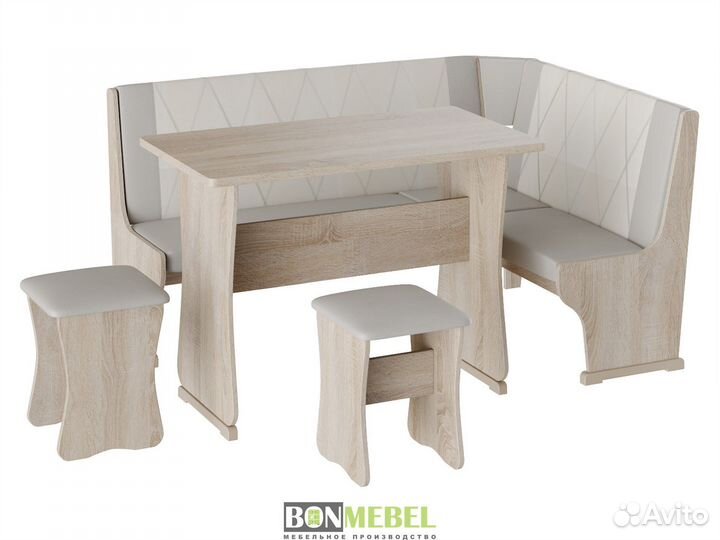 Кухонный уголок со столом и стульями