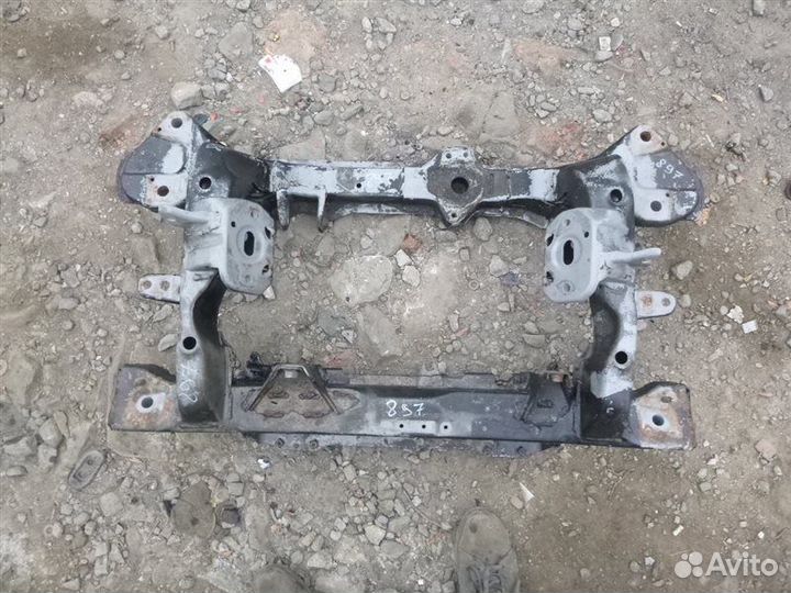 Балка под двс Toyota Granvia VCH16 5vzfe 2000