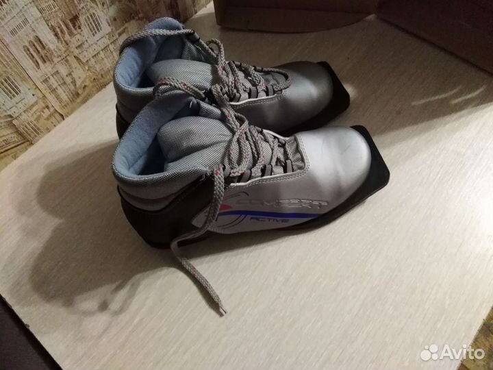 Лыжные ботинки классические