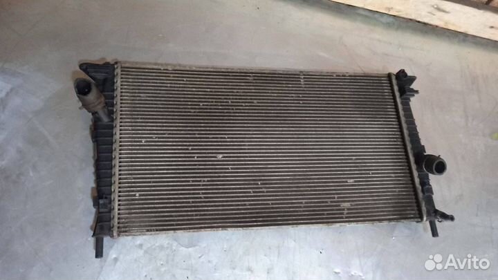 Радиатор основной Ford Focus 2 2008 3M5H8005RK