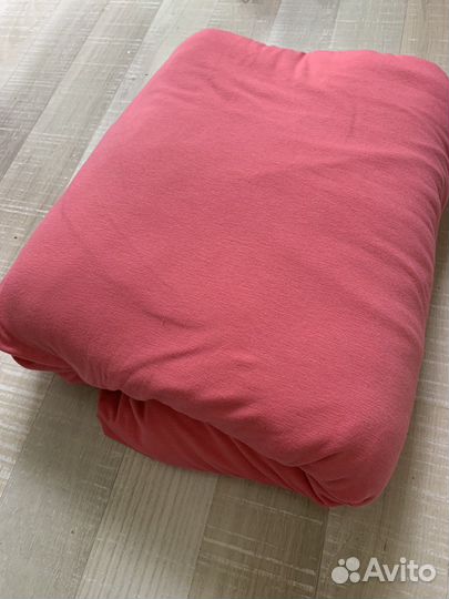 Отрез ткани розовый