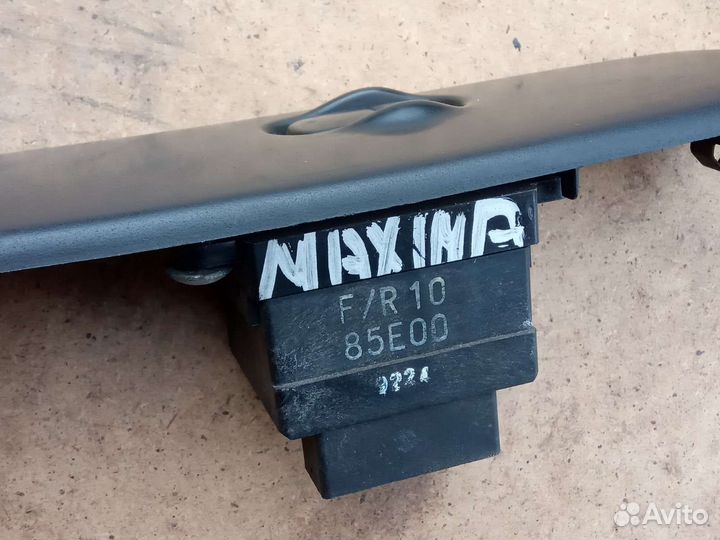 Кнопка стеклоподъемника Nissan Maxima J30 1990г