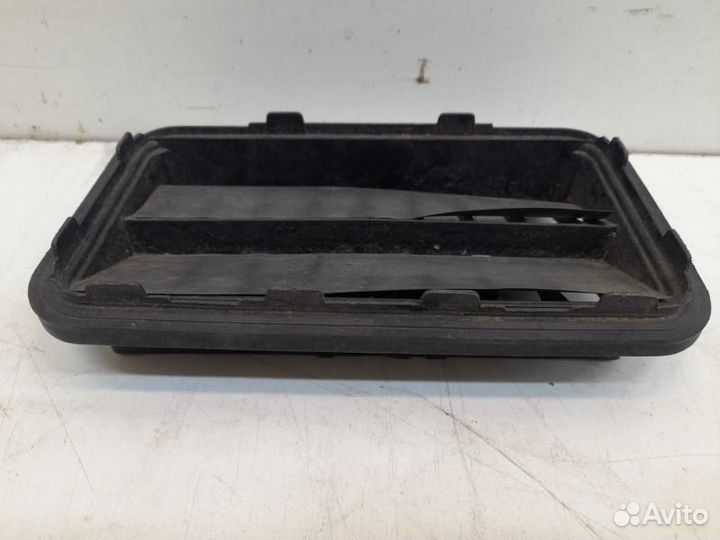 Клапан вентиляционный задний Toyota Camry 40