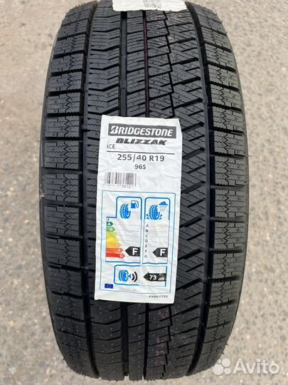 Bridgestone Blizzak Ice 255/40 R19 96S