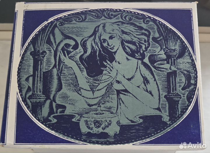 Шкатулка фарфор