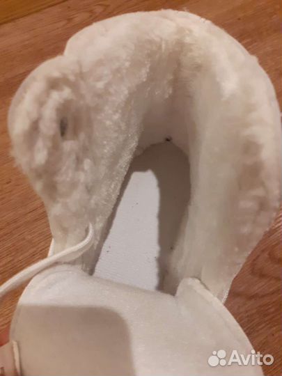 Коньки женские 35-36 размер