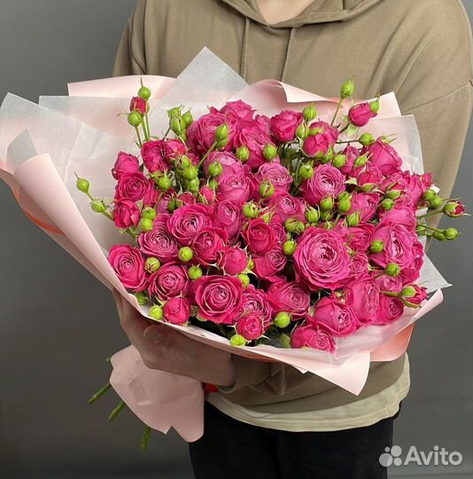 Пионовидные розы букет из ирисов