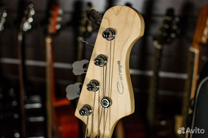 Бас гитара Caraya + Аксессуары