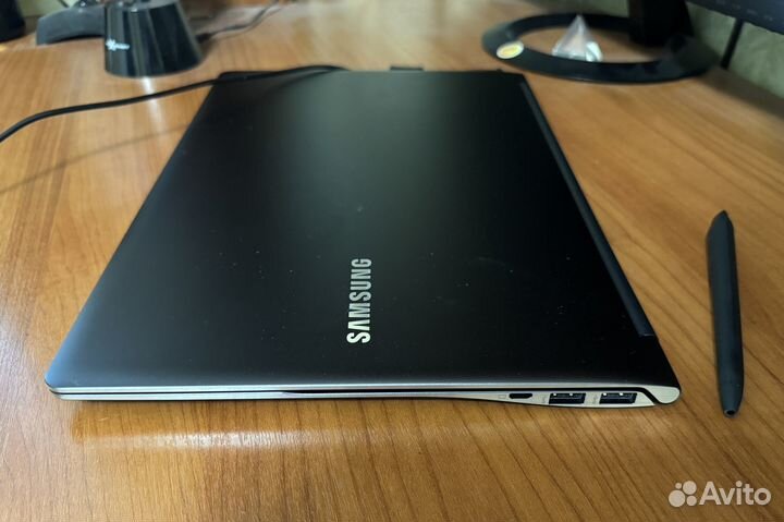 Ультратонкий ноутбук Samsung NP900X4C