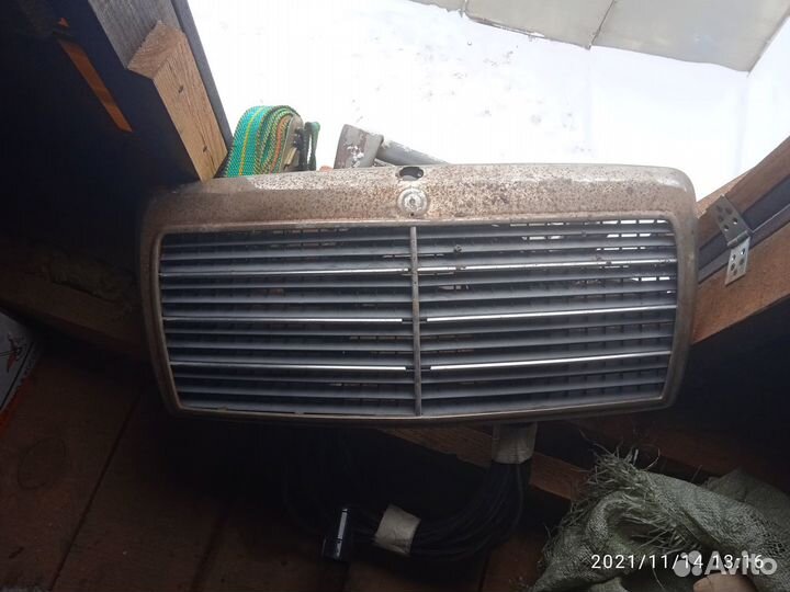 Решётка радиатора мерс