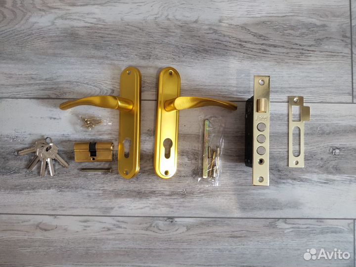 Замок дверной врезной